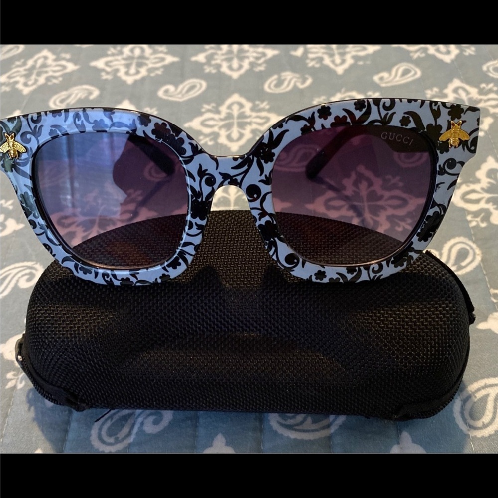 Gucci Black and White vine Patterned Women's Sunglasses